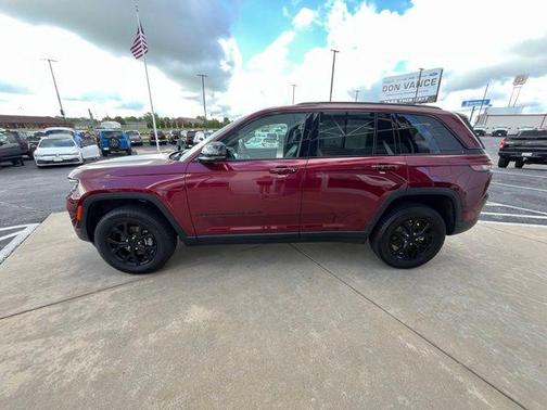 2024 Jeep Grand Cherokee Altitude