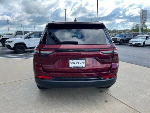 2024 Jeep Grand Cherokee Altitude