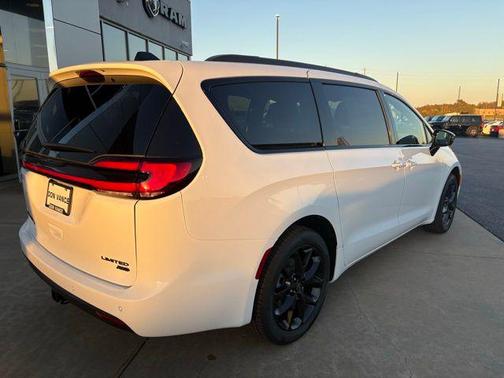 2026 Chrysler Pacifica Limited