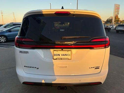 2026 Chrysler Pacifica Limited