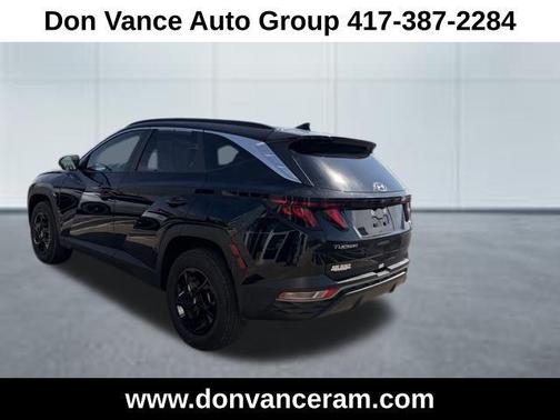 Black Pearl 2024 Hyundai TUCSON SEL