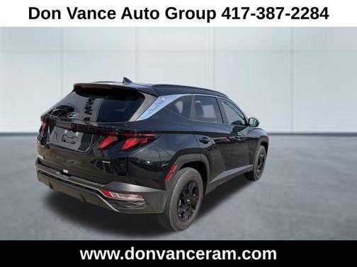 Black Pearl 2024 Hyundai TUCSON SEL