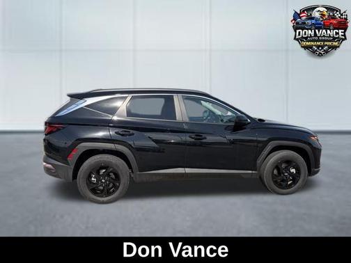 Black Pearl 2024 Hyundai TUCSON SEL