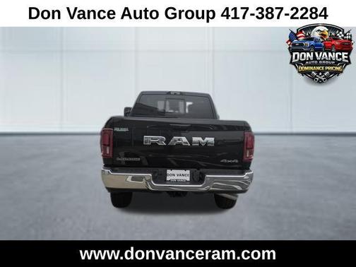 Diamond Black Crystal Pearlcoat 2026 RAM 2500 Laramie Crew Cab 4x4 6'4' Box
