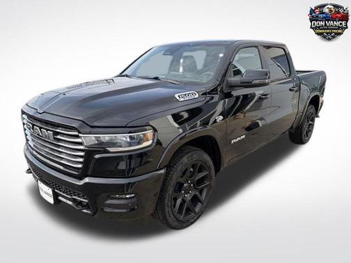 Diamond Black Crystal Pearlcoat 2026 RAM 1500 Laramie