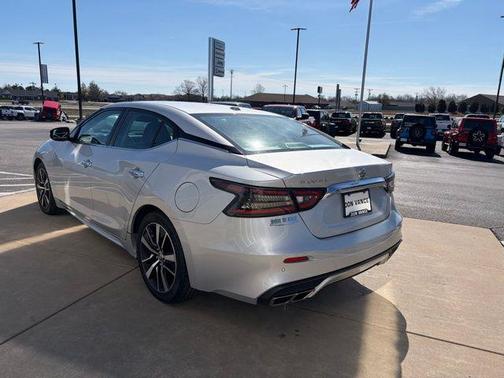 2022 Nissan Maxima SV Xtronic CVT