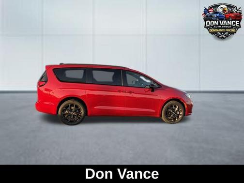 Red Hot Pearlcoat 2026 Chrysler Pacifica L