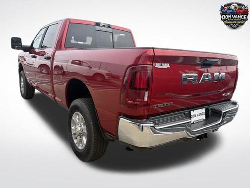 Molten Red Pearlcoat 2026 RAM 2500 Big Horn Crew Cab 4x4 6'4' Box