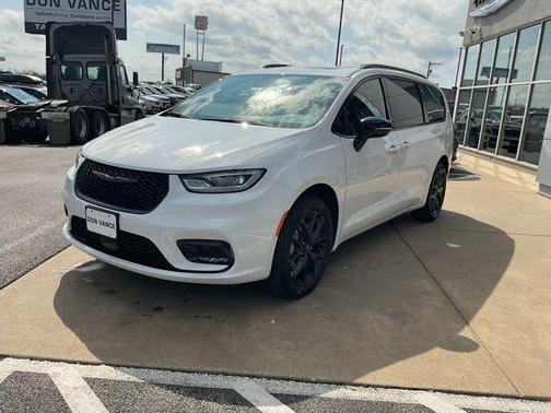 2026 Chrysler Pacifica Limited