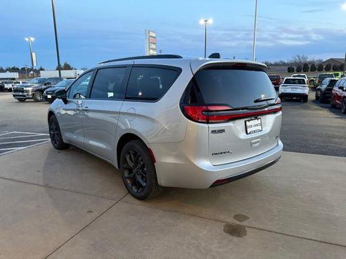 2026 Chrysler Pacifica L