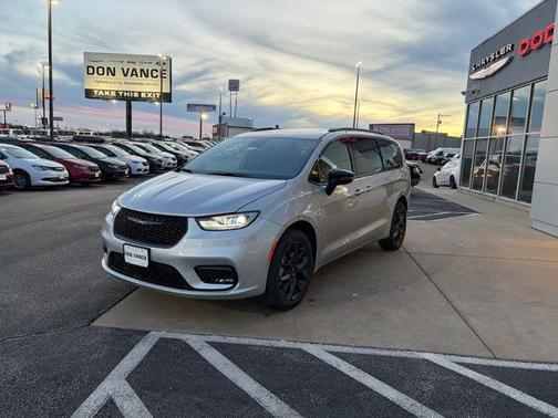 2026 Chrysler Pacifica L