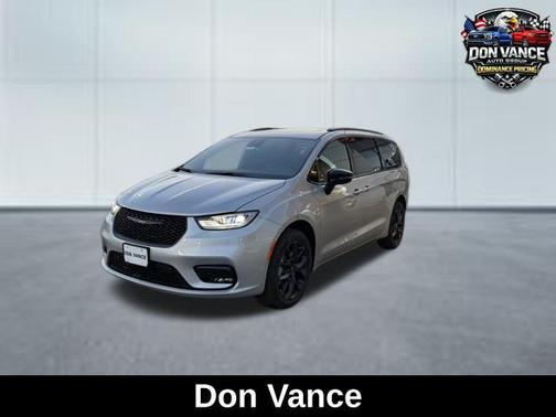 Silver Mist Clearcoat 2026 Chrysler Pacifica L