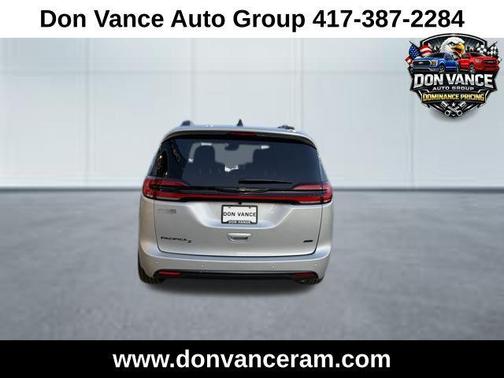 Silver Mist Clearcoat 2026 Chrysler Pacifica L