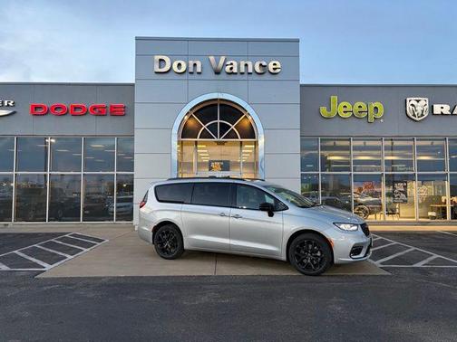 2026 Chrysler Pacifica L