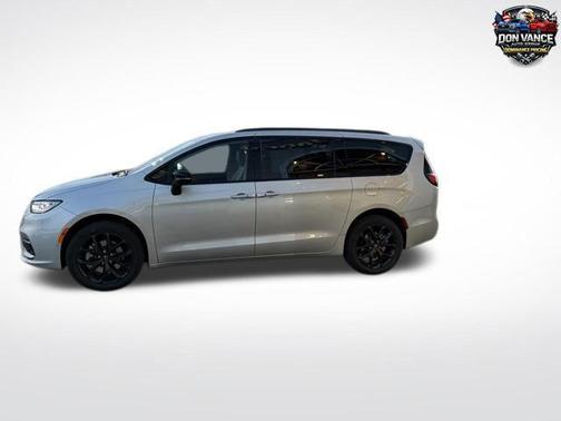 Silver Mist Clearcoat 2026 Chrysler Pacifica L