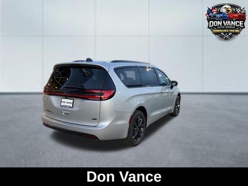 Silver Mist Clearcoat 2026 Chrysler Pacifica L