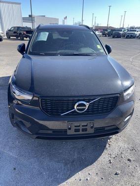 2021 Volvo XC40 T4 R-Design