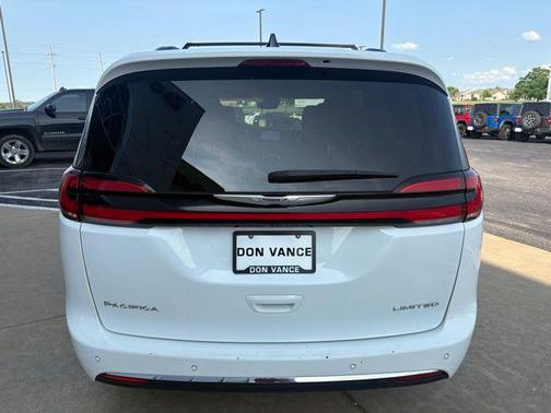 2023 Chrysler Pacifica Limited