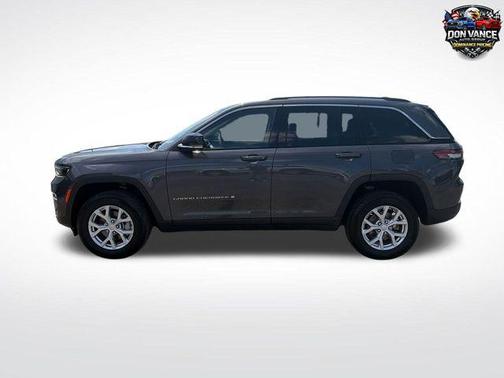 Baltic Gray Metallic Clearcoat 2023 Jeep Grand Cherokee Limited