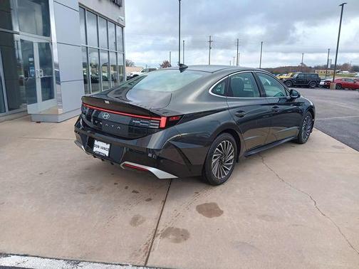 2024 Hyundai SONATA Hybrid SE