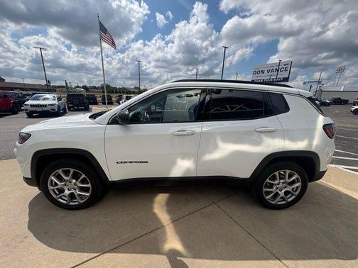 2022 Jeep Compass Latitude Lux
