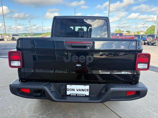 2023 Jeep Gladiator Sport S