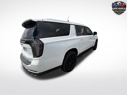 Iridescent Pearl Tricoat 2025 Chevrolet Suburban Premier