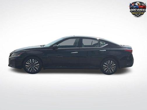 Super Black Clearcoat 2025 Nissan Altima 2.5 SV