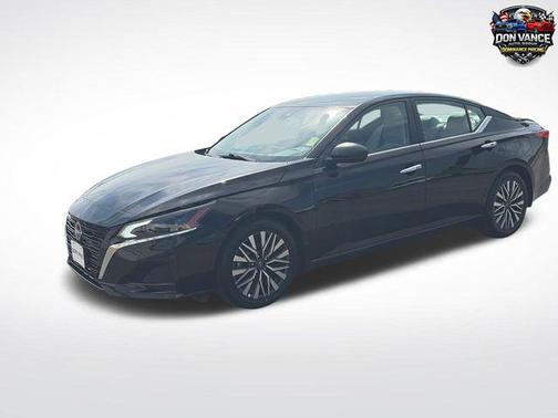 Super Black Clearcoat 2025 Nissan Altima 2.5 SV