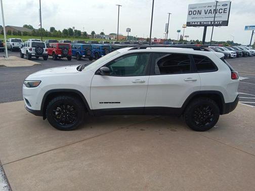 2023 Jeep Cherokee Altitude