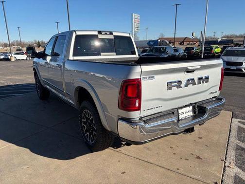 2026 RAM 3500 Limited Crew Cab 4x4 6'4' Box