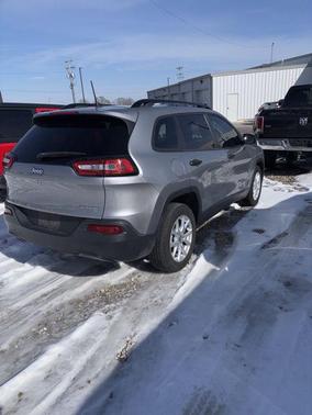 2017 Jeep Cherokee Sport