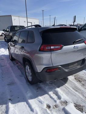 2017 Jeep Cherokee Sport