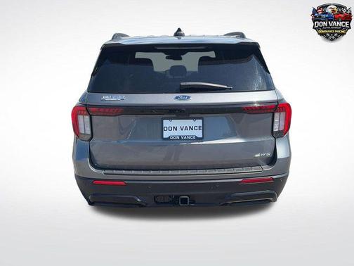 Gray Metallic 2025 Ford Explorer ST-Line