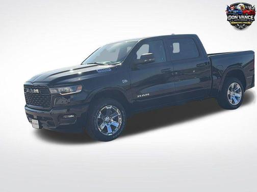 Diamond Black Crystal Pearlcoat 2026 RAM 1500 Big Horn/Lone Star