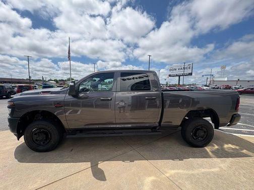 2025 RAM 2500 Tradesman Crew Cab 4x4 6'4' Box