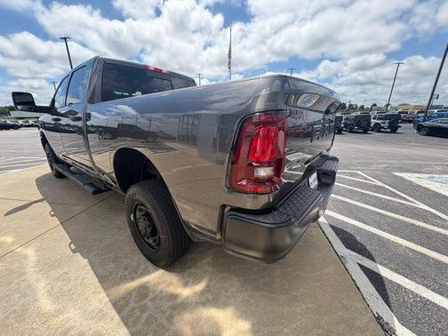 2025 RAM 2500 Tradesman Crew Cab 4x4 6'4' Box