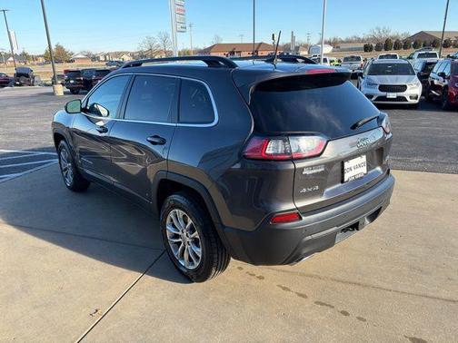 2022 Jeep Cherokee Latitude Lux