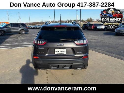 Granite Crystal Metallic Clearcoat 2022 Jeep Cherokee Latitude Lux