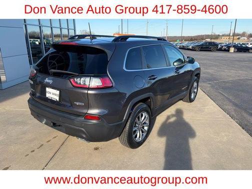 Granite Crystal Metallic Clearcoat 2022 Jeep Cherokee Latitude Lux