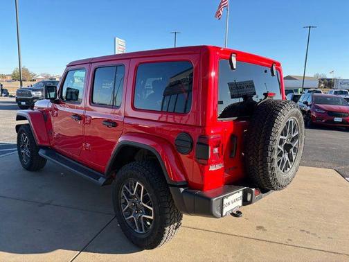 2026 Jeep Wrangler 4-Door Sahara 4x4