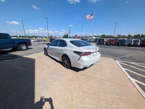 2023 Toyota Camry SE