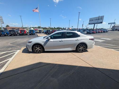 2023 Toyota Camry SE