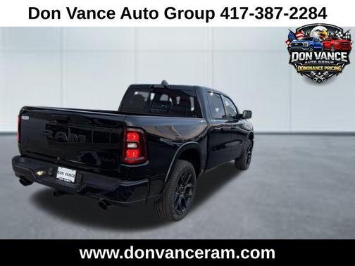 Diamond Black Crystal Pearlcoat 2026 RAM 1500 Laramie