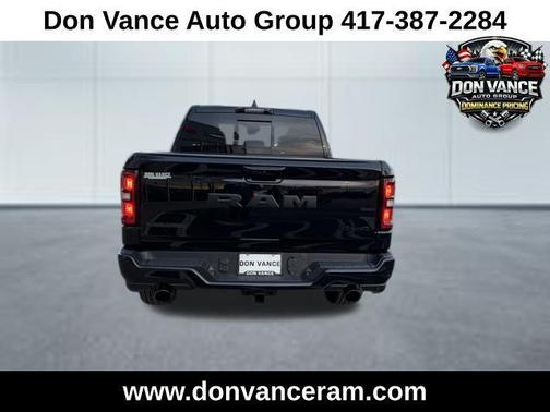 Diamond Black Crystal Pearlcoat 2026 RAM 1500 Laramie