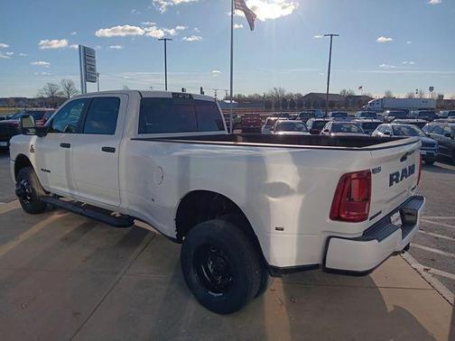 2026 RAM 3500 Big Horn Crew Cab 4x4 8' Box