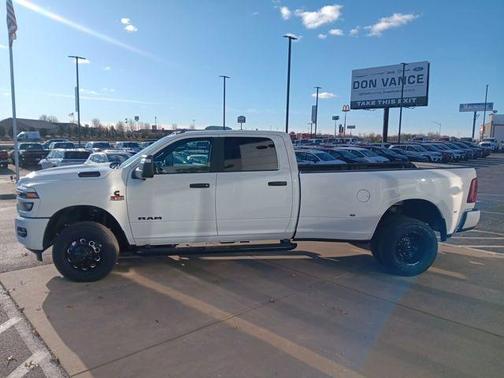 2026 RAM 3500 Big Horn Crew Cab 4x4 8' Box