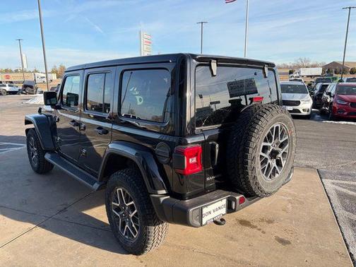2026 Jeep Wrangler 4-Door Sahara 4x4