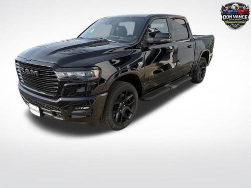 Diamond Black Crystal Pearlcoat 2026 RAM 1500 Laramie