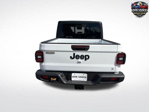 Bright White Clearcoat 2026 Jeep Gladiator 85th Anniversary Edition